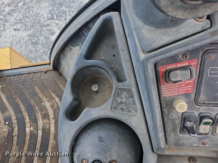 image for item OG9398 2003 John Deere 410G  backhoe