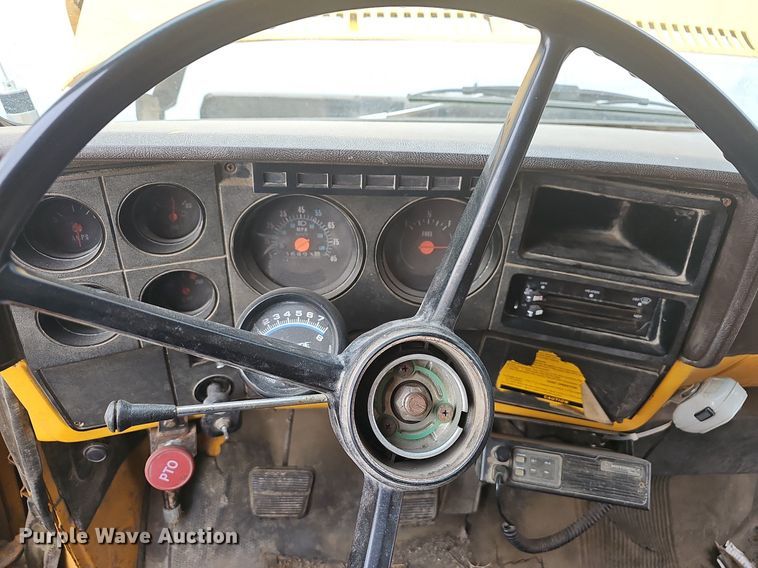 image for item OG9417 1981 Chevrolet C70  dump truck