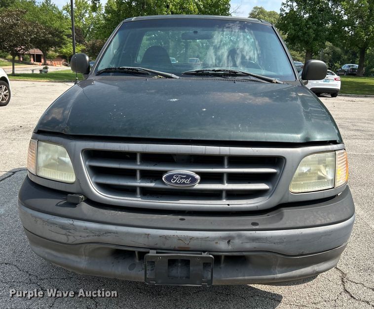 image for item OK9748 2002 Ford F150 XL  pickup truck