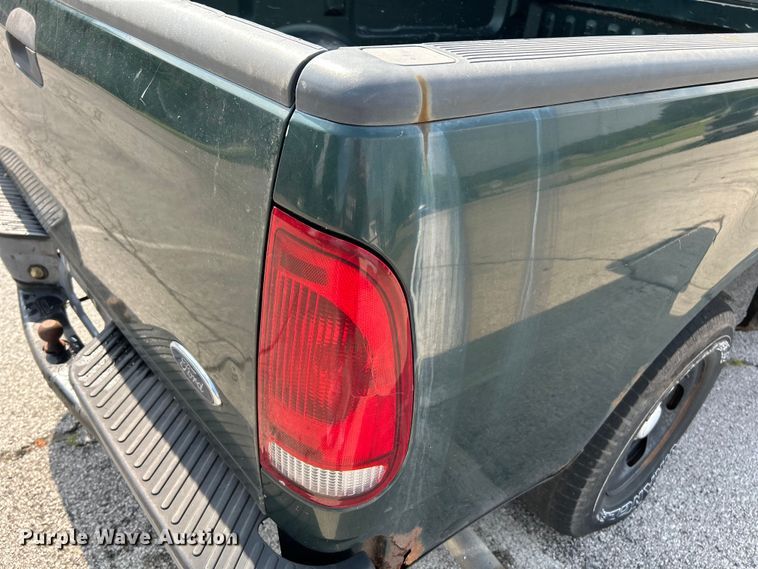 image for item OK9748 2002 Ford F150 XL  pickup truck