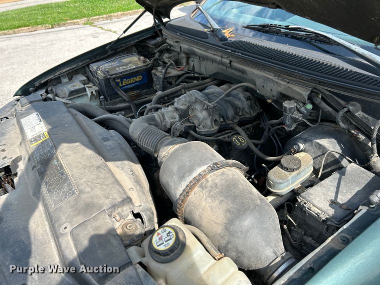 image for item OK9748 2002 Ford F150 XL  pickup truck