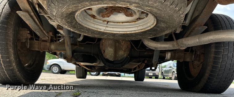 image for item OK9748 2002 Ford F150 XL  pickup truck