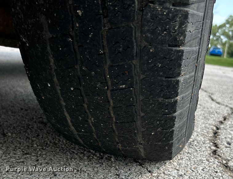 image for item OK9748 2002 Ford F150 XL  pickup truck