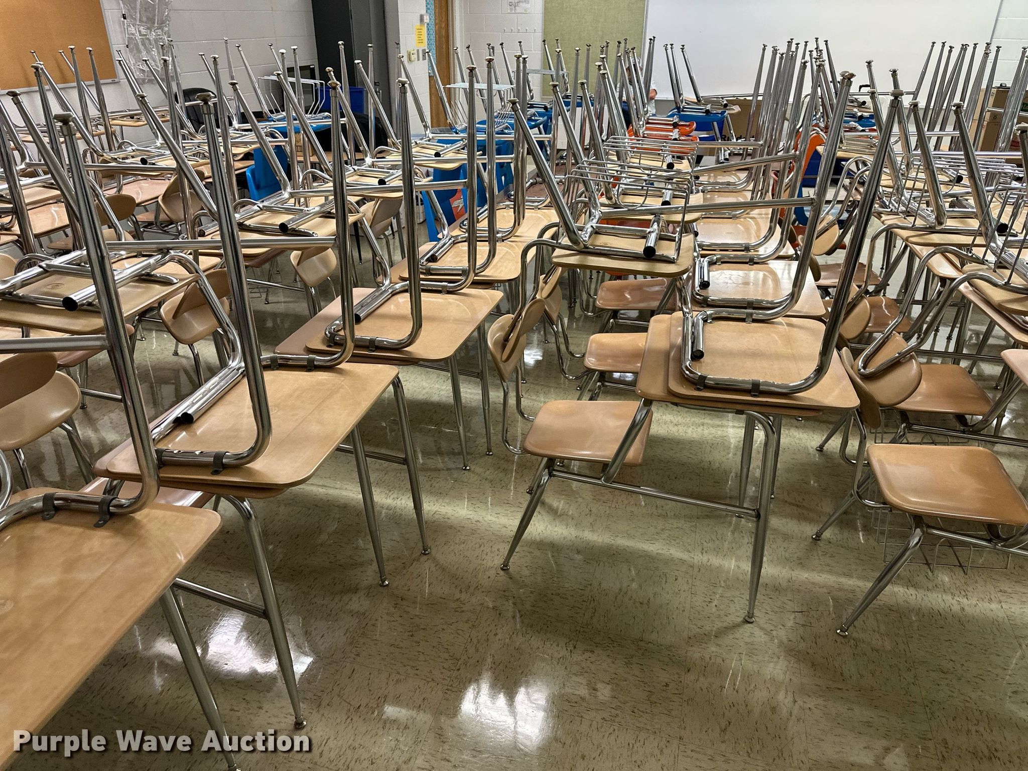 Approximately 80 school desks in McLouth, KS Item OF9070 sold