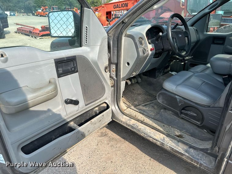 image for item DG5385 2007 Ford F150 XL  pickup truck