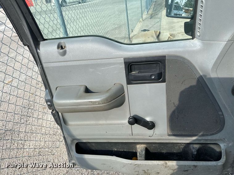 image for item DG5385 2007 Ford F150 XL  pickup truck