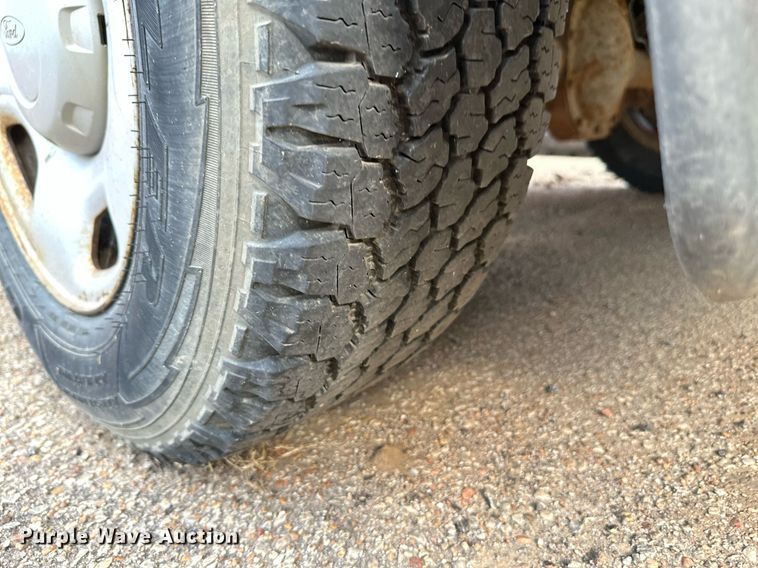 image for item DG5385 2007 Ford F150 XL  pickup truck