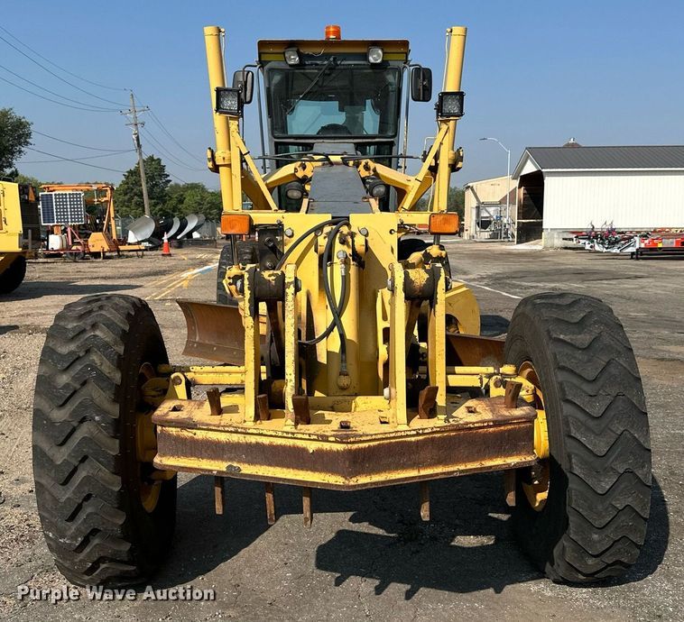 image for item DJ6187 2002 John Deere 770CH  motor grader