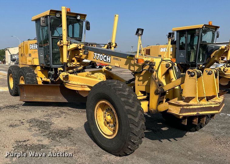 image for item DJ6187 2002 John Deere 770CH  motor grader