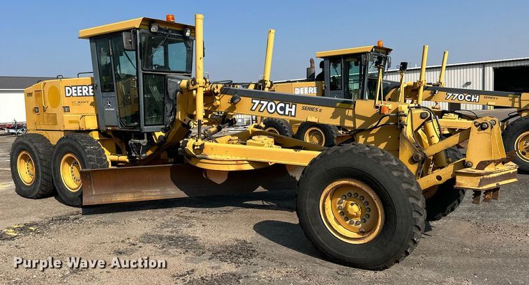 image for item DJ6187 2002 John Deere 770CH  motor grader