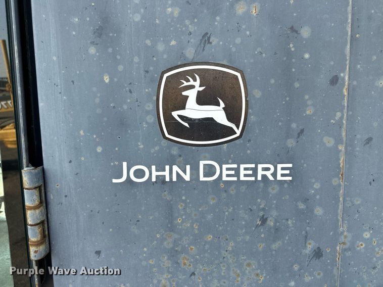 image for item DJ6187 2002 John Deere 770CH  motor grader