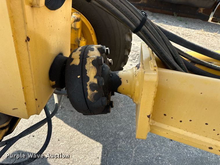 image for item DJ6187 2002 John Deere 770CH  motor grader