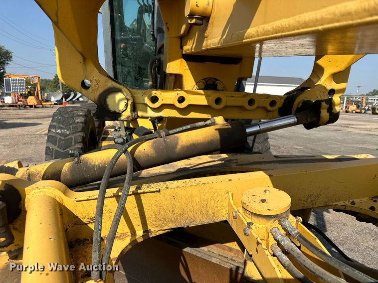 image for item DJ6187 2002 John Deere 770CH  motor grader