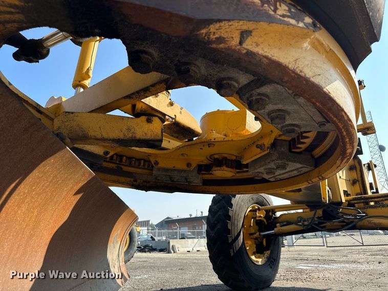 image for item DJ6187 2002 John Deere 770CH  motor grader