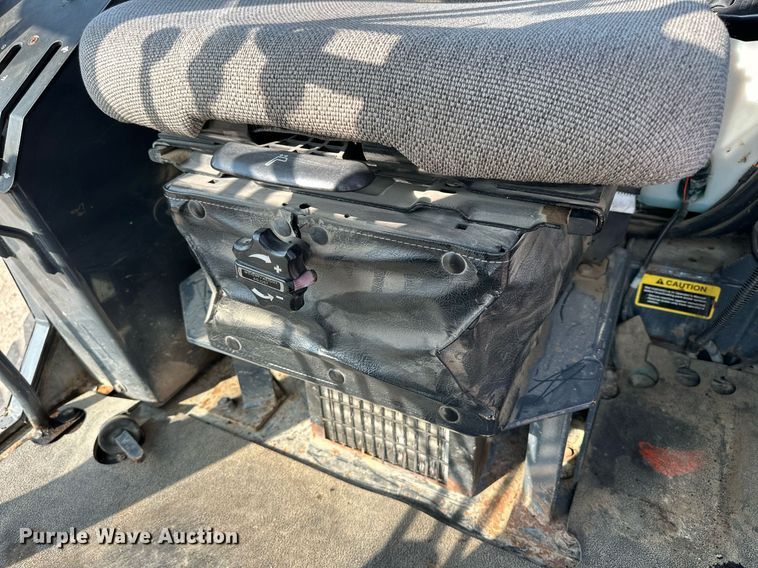 image for item DJ6187 2002 John Deere 770CH  motor grader