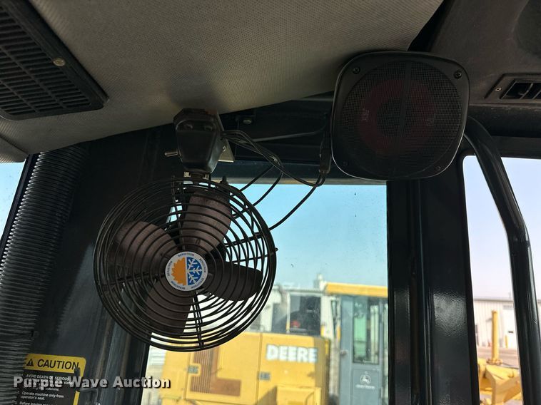 image for item DJ6187 2002 John Deere 770CH  motor grader