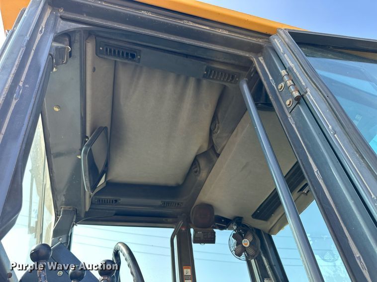 image for item DJ6187 2002 John Deere 770CH  motor grader