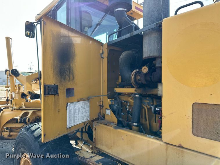 image for item DJ6187 2002 John Deere 770CH  motor grader