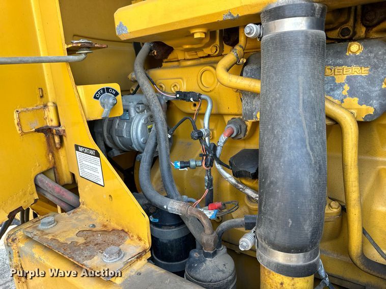 image for item DJ6187 2002 John Deere 770CH  motor grader