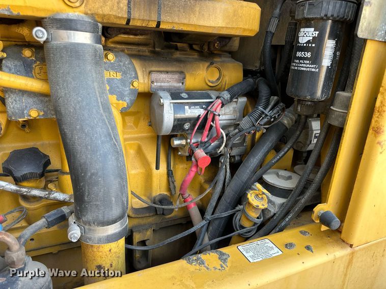 image for item DJ6187 2002 John Deere 770CH  motor grader