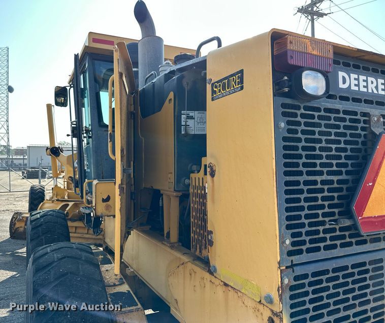 image for item DJ6187 2002 John Deere 770CH  motor grader