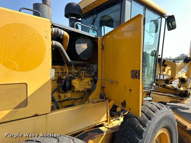 image for item DJ6187 2002 John Deere 770CH  motor grader