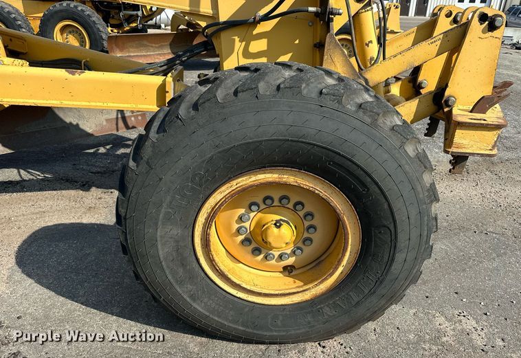 image for item DJ6187 2002 John Deere 770CH  motor grader