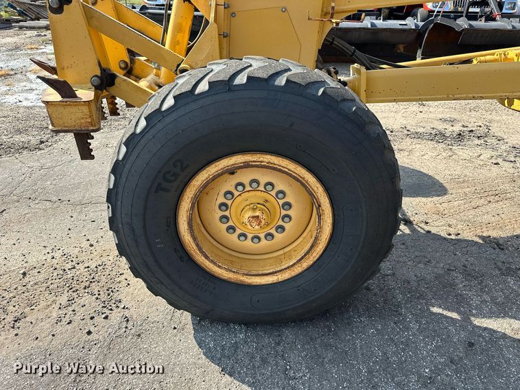 image for item DJ6187 2002 John Deere 770CH  motor grader