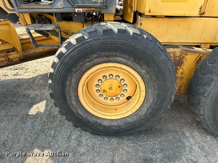 image for item DJ6187 2002 John Deere 770CH  motor grader