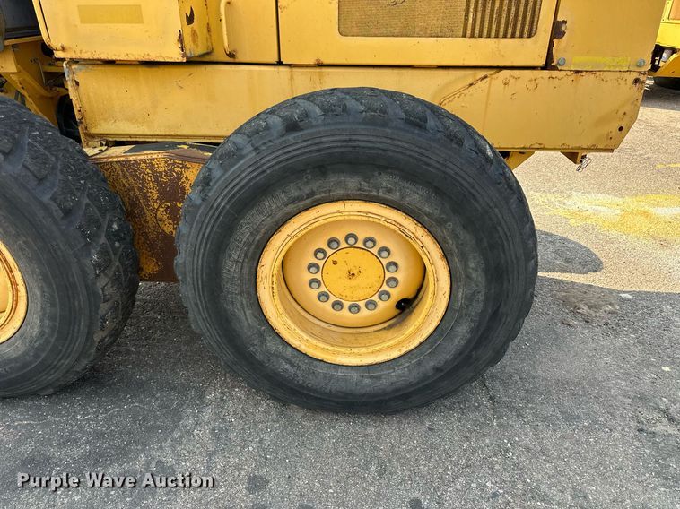 image for item DJ6187 2002 John Deere 770CH  motor grader