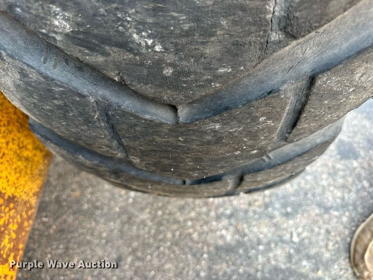 image for item DJ6187 2002 John Deere 770CH  motor grader