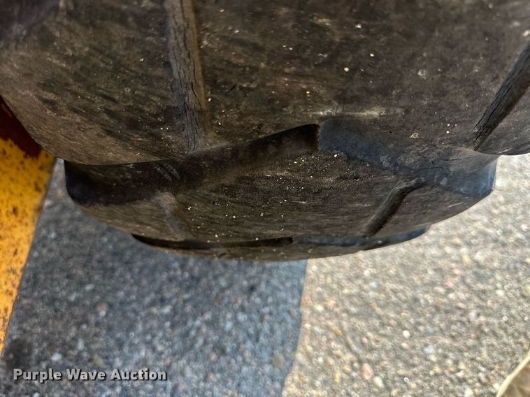 image for item DJ6187 2002 John Deere 770CH  motor grader