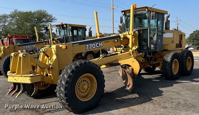 image for item DJ6188 2002 John Deere 770CH  motor grader