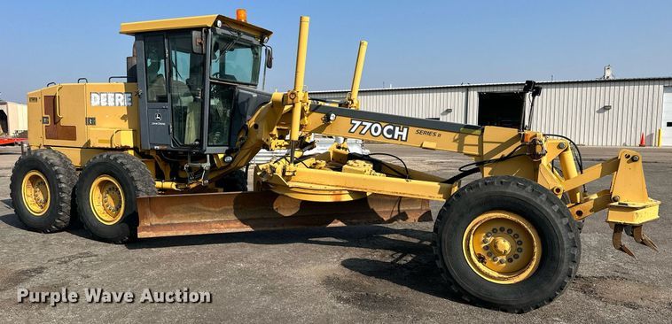 image for item DJ6188 2002 John Deere 770CH  motor grader