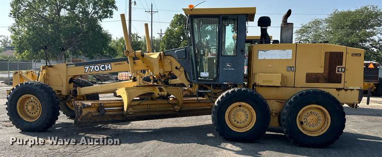 image for item DJ6188 2002 John Deere 770CH  motor grader