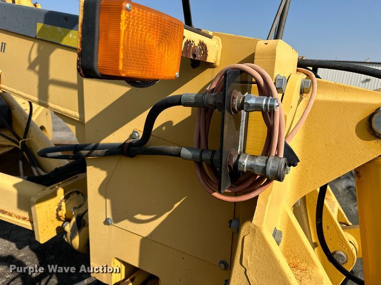 image for item DJ6188 2002 John Deere 770CH  motor grader