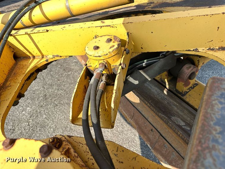 image for item DJ6188 2002 John Deere 770CH  motor grader