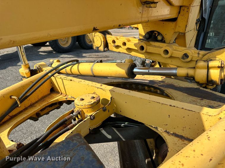 image for item DJ6188 2002 John Deere 770CH  motor grader