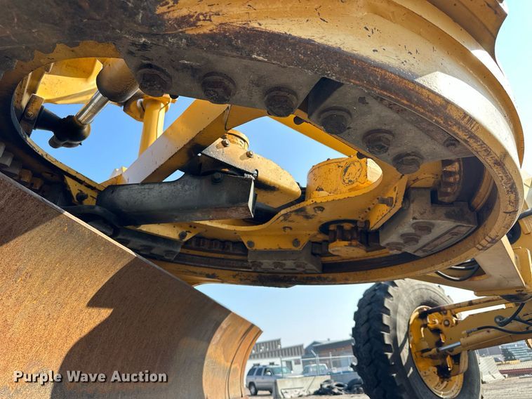 image for item DJ6188 2002 John Deere 770CH  motor grader