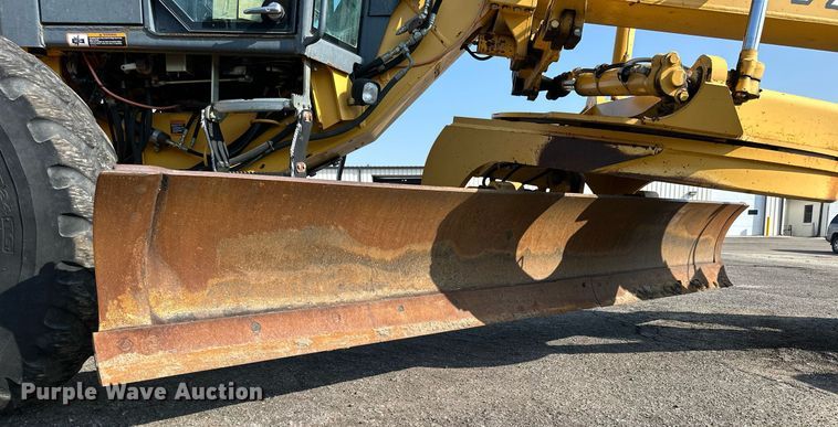 image for item DJ6188 2002 John Deere 770CH  motor grader