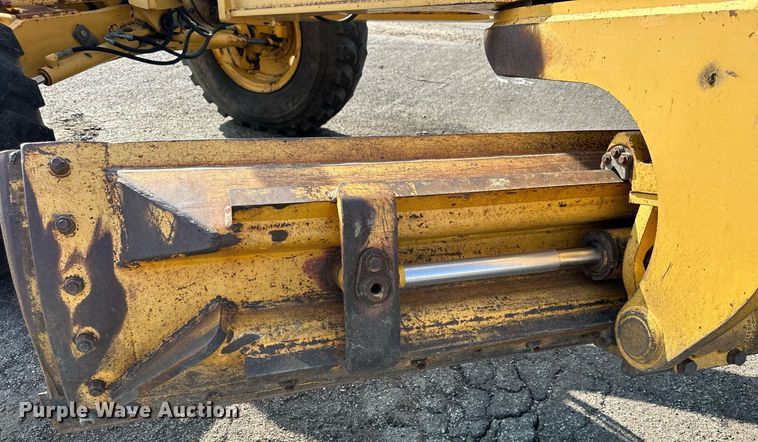 image for item DJ6188 2002 John Deere 770CH  motor grader