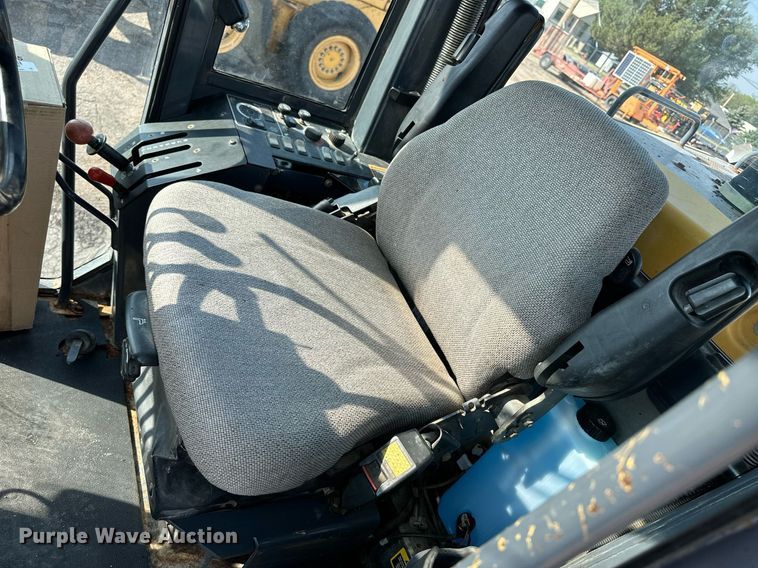 image for item DJ6188 2002 John Deere 770CH  motor grader