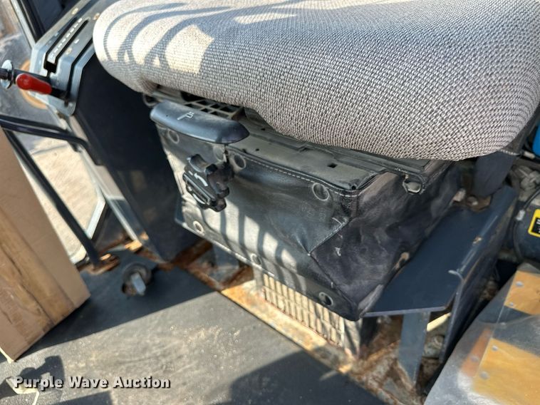 image for item DJ6188 2002 John Deere 770CH  motor grader