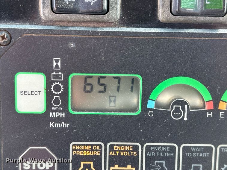 image for item DJ6188 2002 John Deere 770CH  motor grader