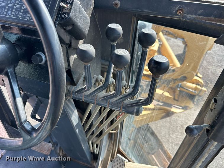 image for item DJ6188 2002 John Deere 770CH  motor grader