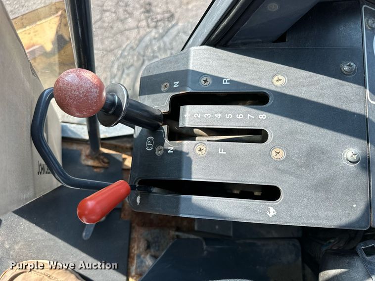 image for item DJ6188 2002 John Deere 770CH  motor grader