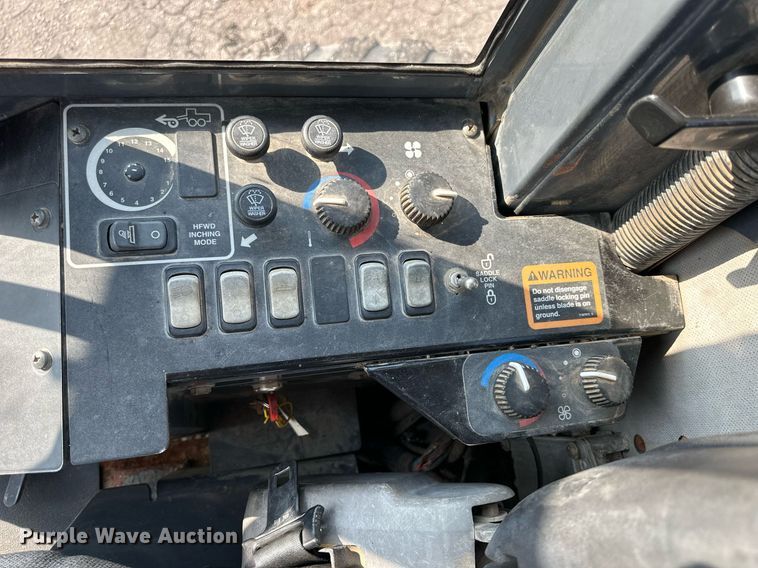 image for item DJ6188 2002 John Deere 770CH  motor grader