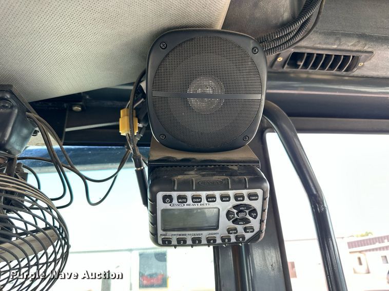 image for item DJ6188 2002 John Deere 770CH  motor grader