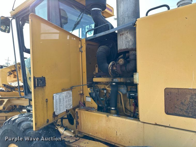 image for item DJ6188 2002 John Deere 770CH  motor grader