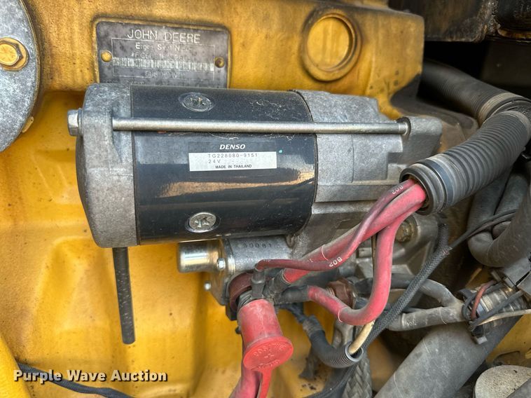 image for item DJ6188 2002 John Deere 770CH  motor grader